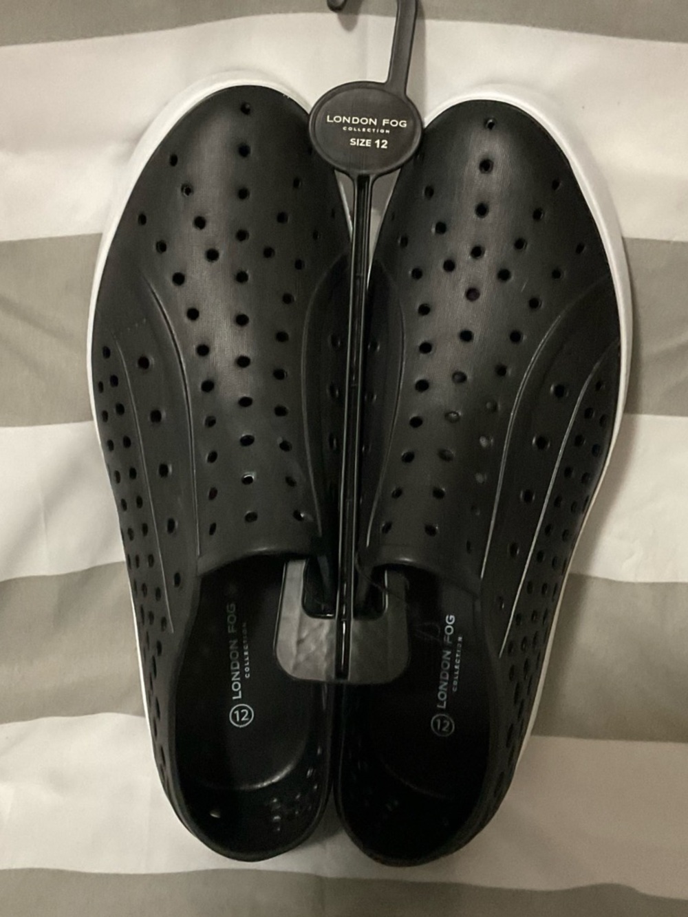 London Fog Black Perforated Slip-On beach shoe Men’s 12 Women’s 13.5-14 New - Picture 2 of 5